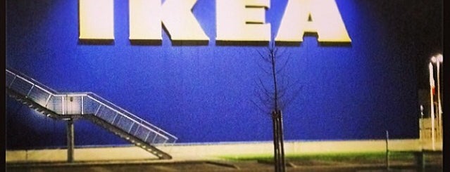 IKEA is one of Orte, die Massimo gefallen.