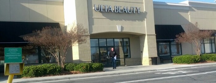 Ulta is one of Lesleyさんのお気に入りスポット.