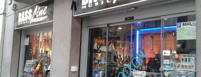 Bassline Music Shop is one of ArteDisegnoLibriMI.