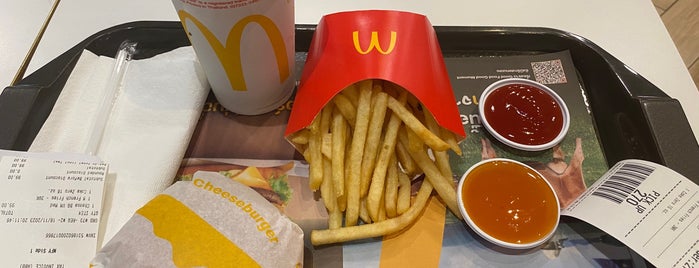 McDonald's is one of McDonald's (เมคโดนัลด์).