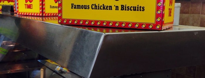 Bojangles' Famous Chicken 'n Biscuits - CLOSED is one of GoLacey Goさんのお気に入りスポット.