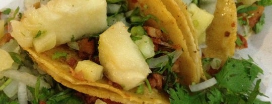 Chaparrito's Tacos is one of Tempat yang Disukai Soni.
