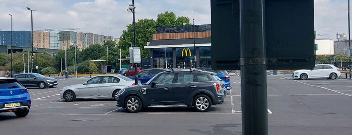 McDonald's is one of Orte, die Tim gefallen.