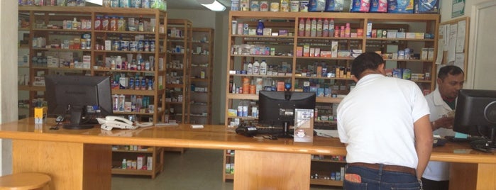 farmacia value is one of Tempat yang Disukai JoseRamon.