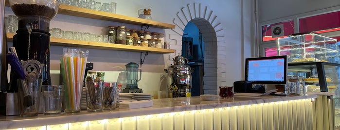 Fida Cafe is one of Balat.