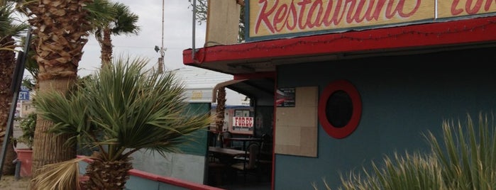 Alamo Restaurant is one of สถานที่ที่ Petr ถูกใจ.