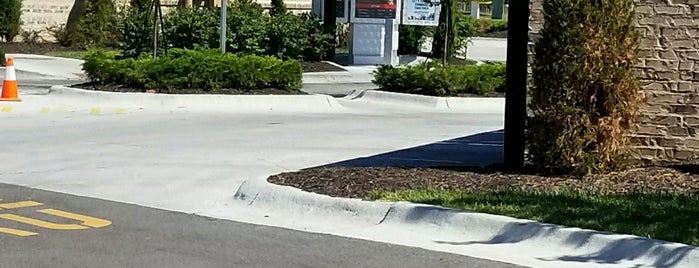 Raising Cane's Chicken Fingers is one of Marni'nin Beğendiği Mekanlar.