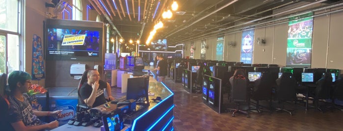 Game Club is one of สถานที่ที่ Christopher ถูกใจ.