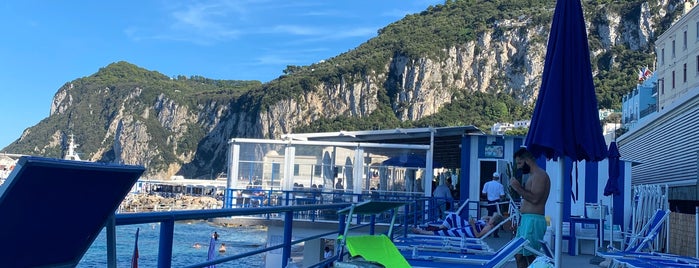 Spiaggia di Marina Grande is one of Natali'nin Kaydettiği Mekanlar.