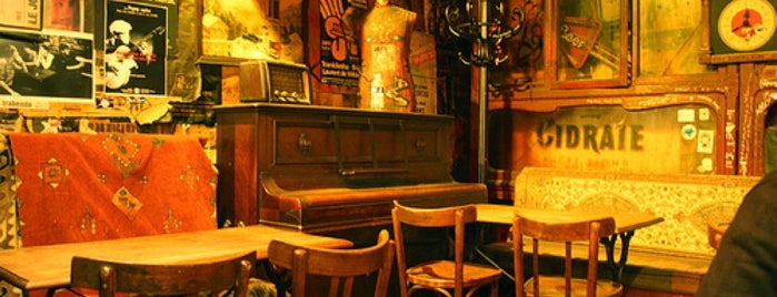 Le Piano Vache is one of Tempat yang Disimpan Stanisław Adam.