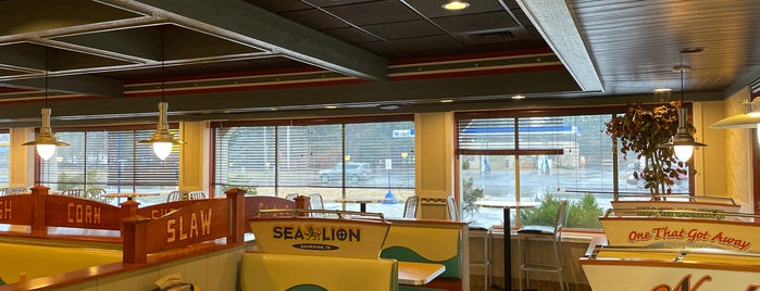 Long John Silver's is one of Top picks for Fast Food Restaurants.
