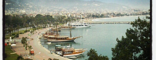 Kaptan Hotel is one of Lieux qui ont plu à Pelin.