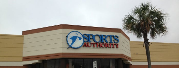 Sports Authority is one of Lugares favoritos de Ben.