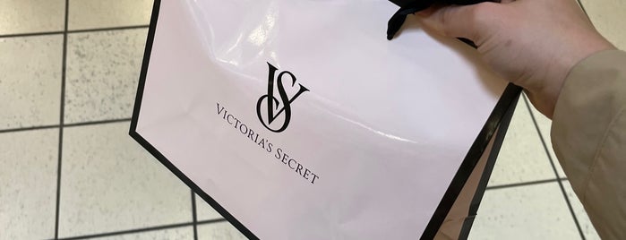 Victoria's Secret PINK is one of Grown & Sexy- To do list.