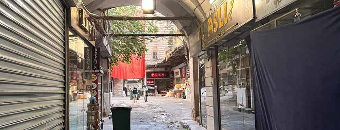Büyük Yeni Han is one of 34- İSTANBUL.