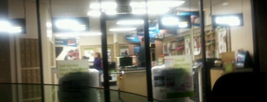 The UPS Store is one of Locais curtidos por Debbie.