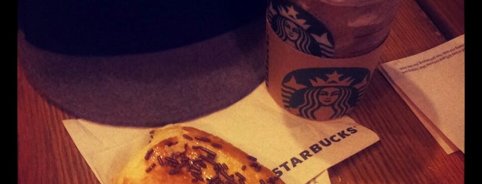 Starbucks is one of Locais curtidos por Sam.