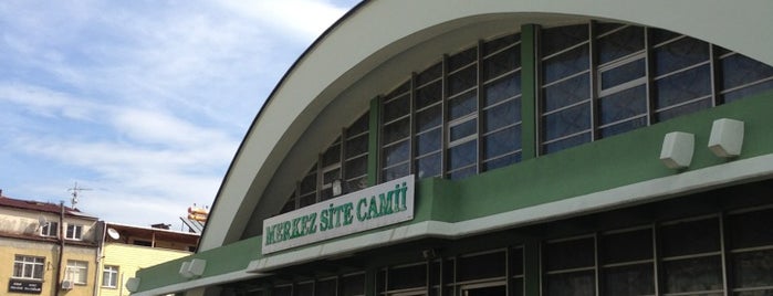 Merkez Site Camii is one of Locais salvos de Mehmet.