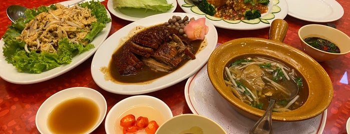 Shangarila Restaurant is one of BKK.