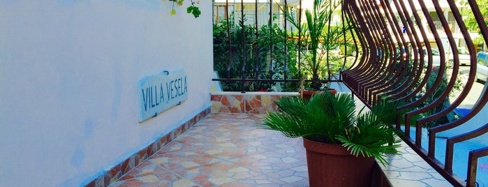 Villa Vesela is one of A/V LIST-TECH.
