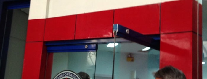LTO Driver's License Renewal Center, SM Manila is one of Tempat yang Disukai Heinie Brian.