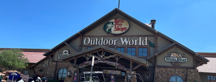 Bass Pro Shops is one of Tempat yang Disukai gabriel.