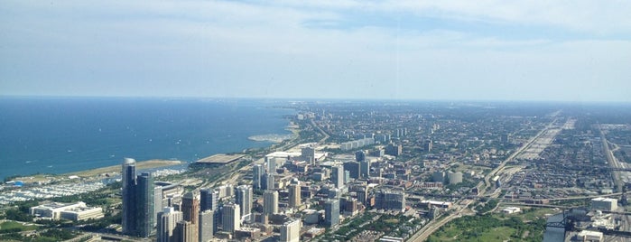 Skydeck Chicago is one of Hello, Chicago.