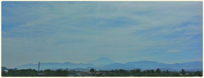 Kota Kinabalu International Airport (BKI) is one of 空港 AIRPORTs.