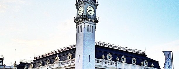 Edificio del Reloj is one of Матрёшки в Валенсии.