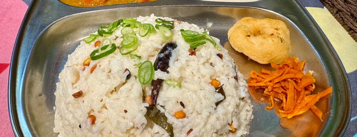 MUTHU is one of インド料理.