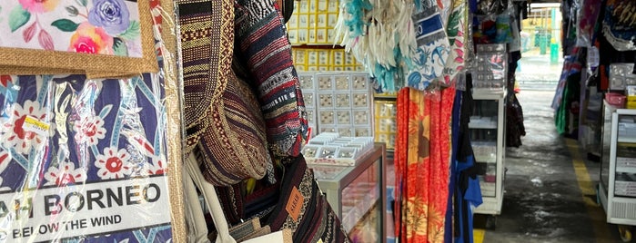 Pasar Kraftangan (Handicraft Market) is one of KK.