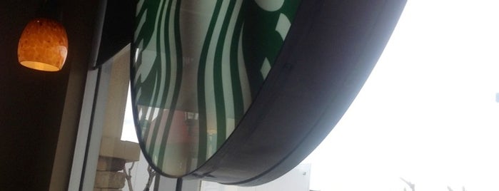 Starbucks is one of Jamieさんのお気に入りスポット.