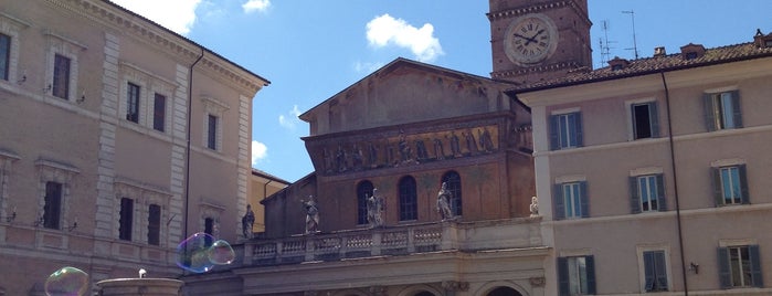 Piazza di Santa Maria in Trastevere is one of #4sqCities #Roma - 100 Tips for travellers!.