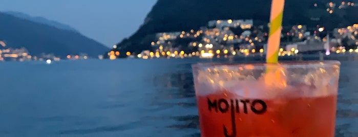 Mojito Bar is one of Locais curtidos por Mujdat.