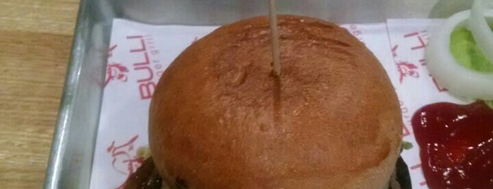 BULLI Burger Grill is one of Heshu : понравившиеся места.