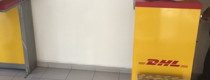 DHL Express is one of Juanさんのお気に入りスポット.