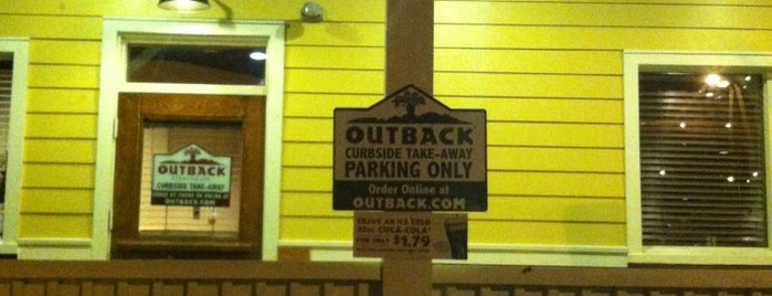 Outback Steakhouse is one of สถานที่ที่ Julia 🌴 ถูกใจ.