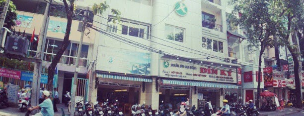 Dìn Ký Restaurant is one of สถานที่ที่ Matteo ถูกใจ.