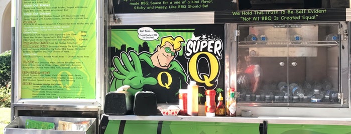 Super Q Food Truck is one of Lugares favoritos de Mark.