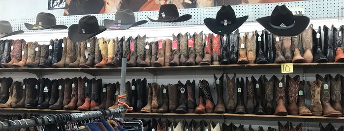 Western Wear Outlet is one of Lugares favoritos de BP.