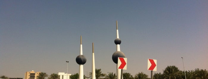 Kuwait Roundabout is one of Ferasさんの保存済みスポット.