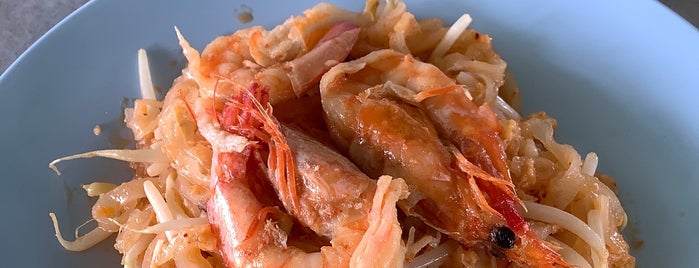 ผัดไทยกุ้งยิ้ม is one of Favorite Food.