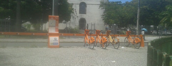 Estação Casa da Cultura (Bike PE) is one of Ferias no Recife.
