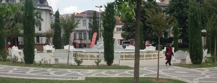 Fatih Belediyesi Cundi Parkı Sosyal Tesisleri is one of Tarih.