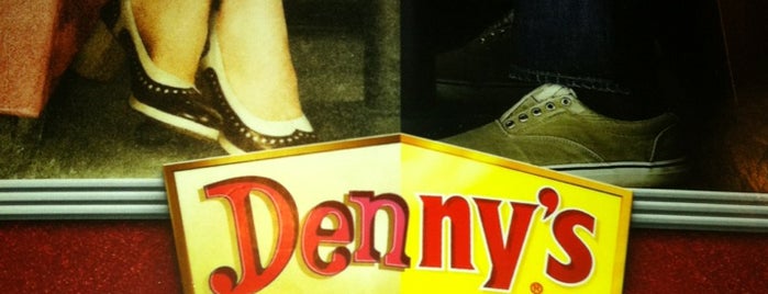 Denny's is one of Locais curtidos por Ray L..