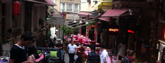 Café de La Fée is one of Eğlence.