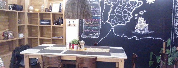 Café-Tienda España is one of Tiina'nın Kaydettiği Mekanlar.