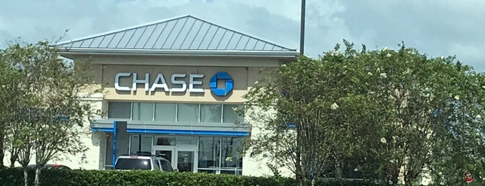 Chase Bank is one of สถานที่ที่ Cara ถูกใจ.
