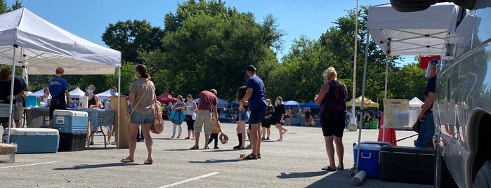 Broad Ripple Farmers Market is one of Dog-Friendly Indianapolis.