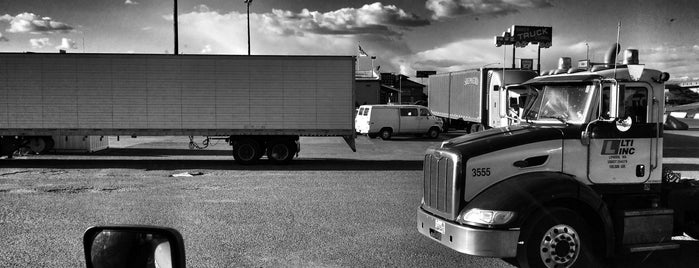 Baker City Truck Corral is one of Locais salvos de Rollo.